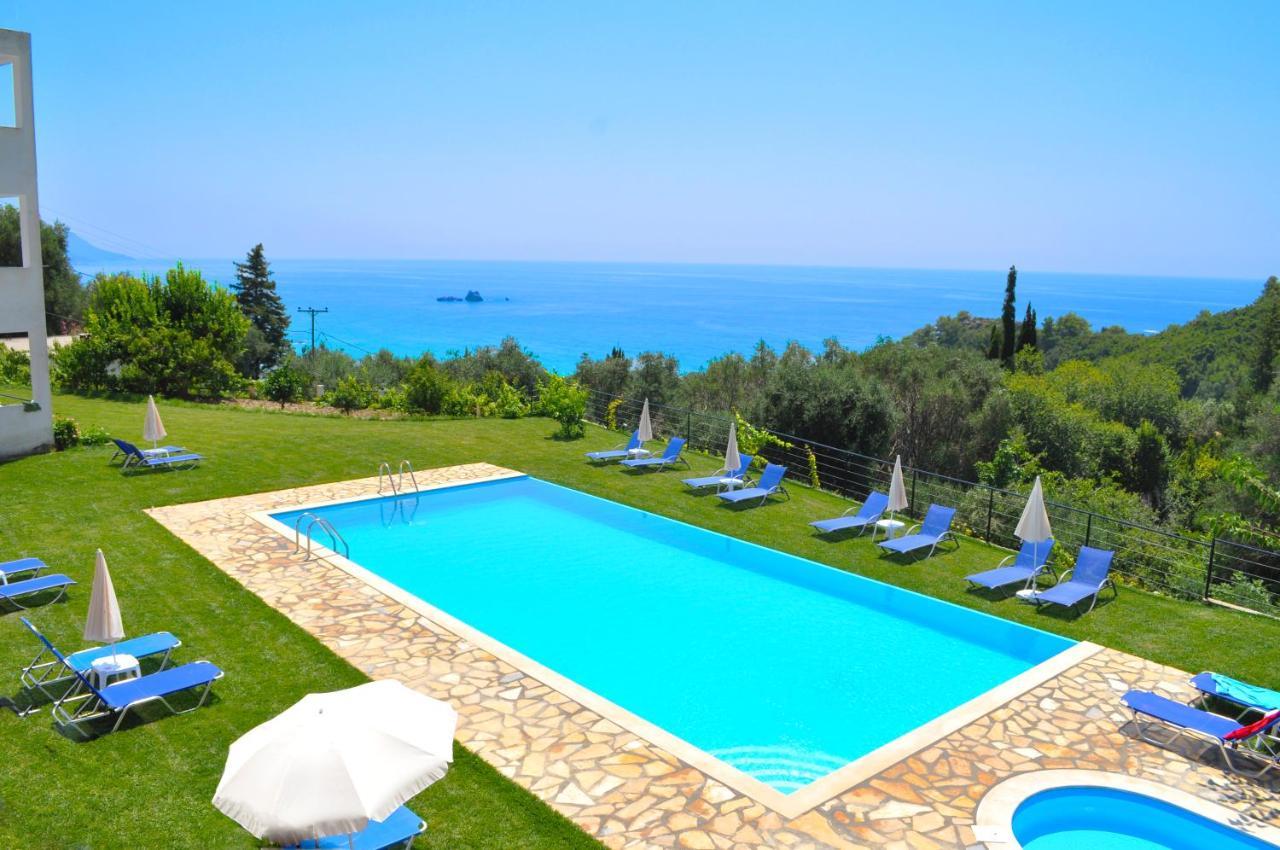 Large Apartment By The Pool - Pelekas Beach, Corfu Εξωτερικό φωτογραφία