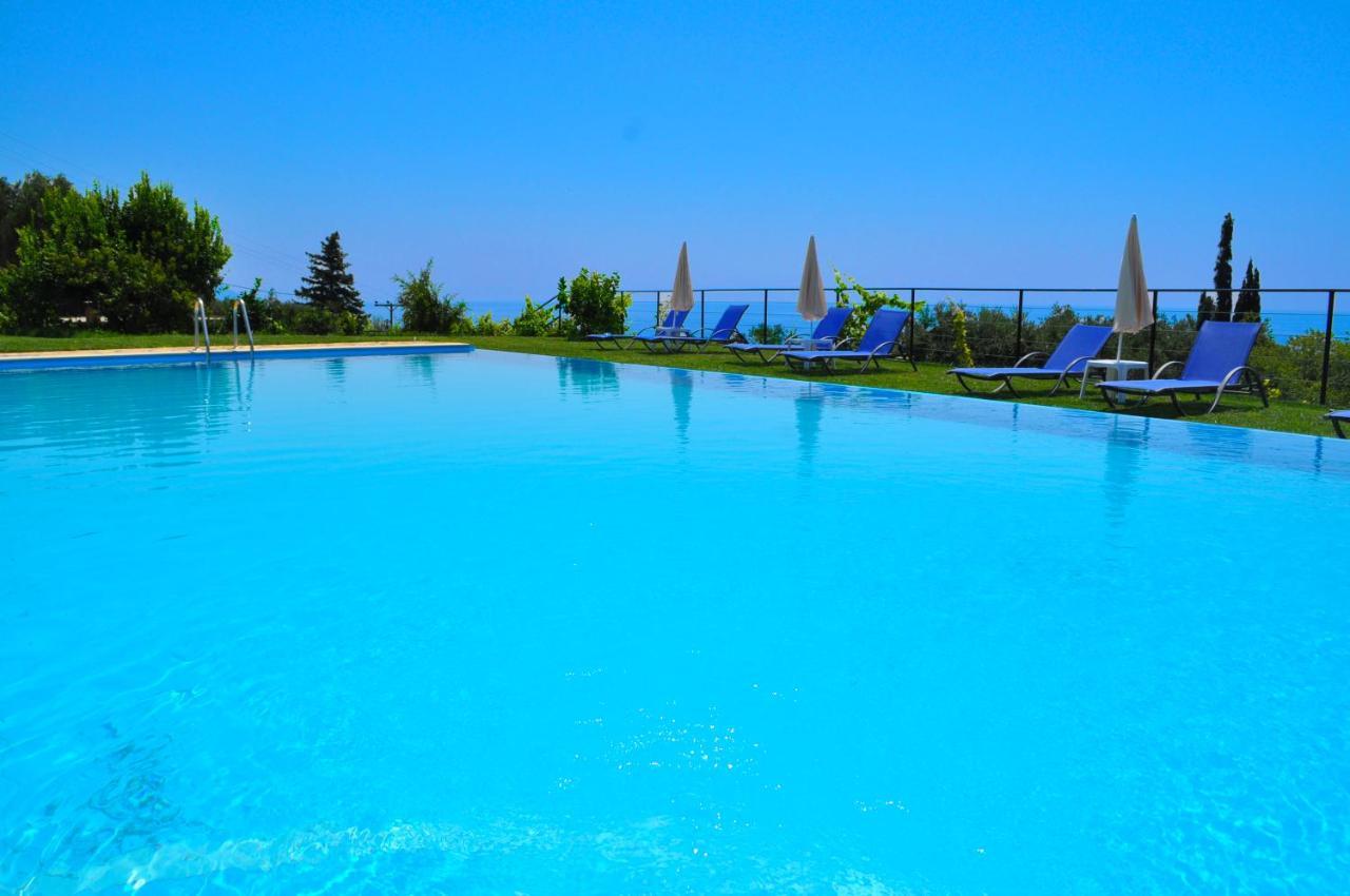 Large Apartment By The Pool - Pelekas Beach, Corfu Εξωτερικό φωτογραφία