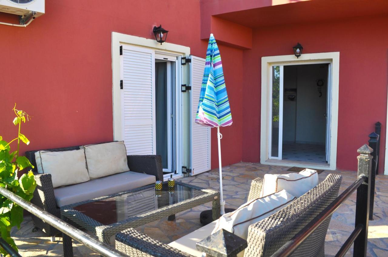 Large Apartment By The Pool - Pelekas Beach, Corfu Εξωτερικό φωτογραφία