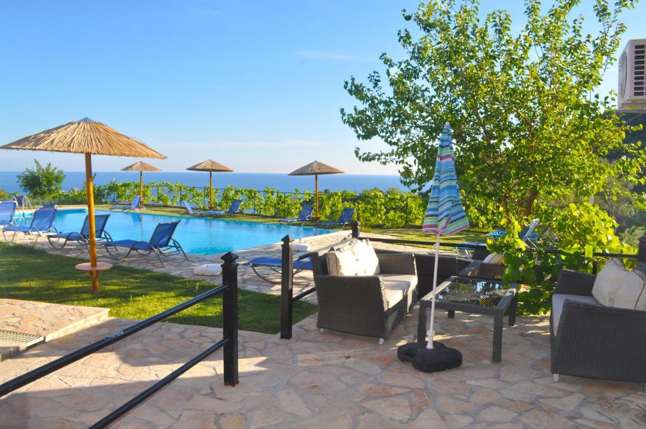 Large Apartment By The Pool - Pelekas Beach, Corfu Εξωτερικό φωτογραφία