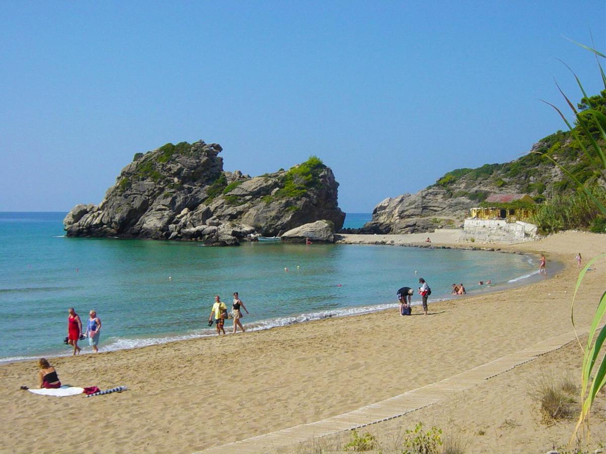 Large Apartment By The Pool - Pelekas Beach, Corfu Εξωτερικό φωτογραφία