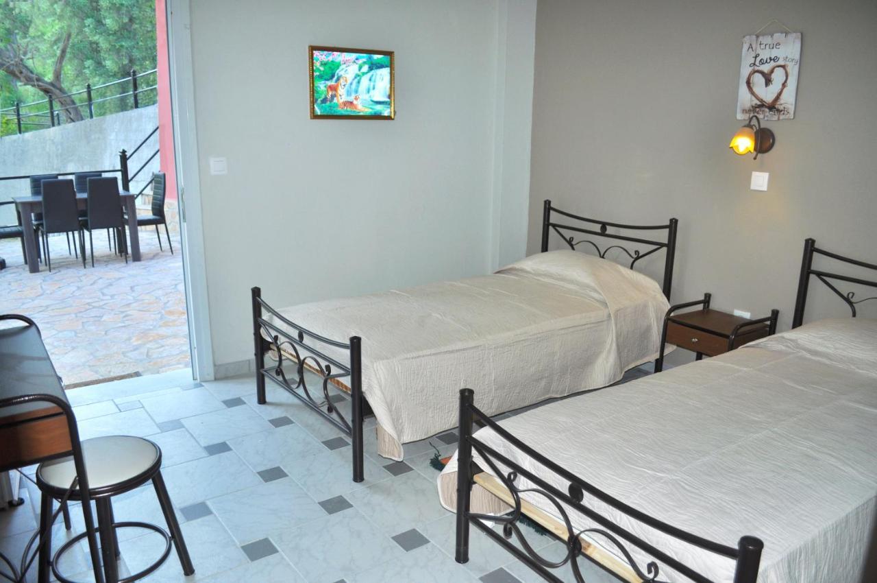 Large Apartment By The Pool - Pelekas Beach, Corfu Εξωτερικό φωτογραφία
