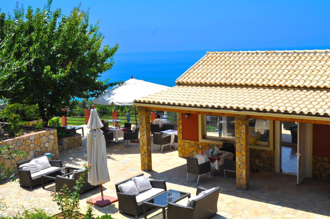 Large Apartment By The Pool - Pelekas Beach, Corfu Εξωτερικό φωτογραφία